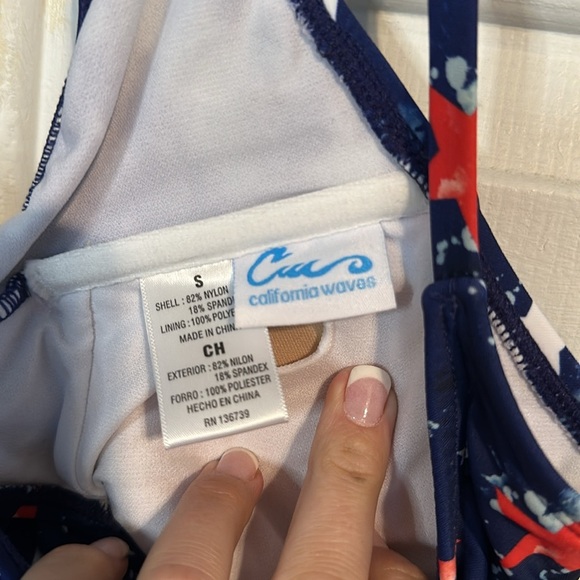 NWT California Waves Patriotic Swim suit size small - Picture 4 of 5